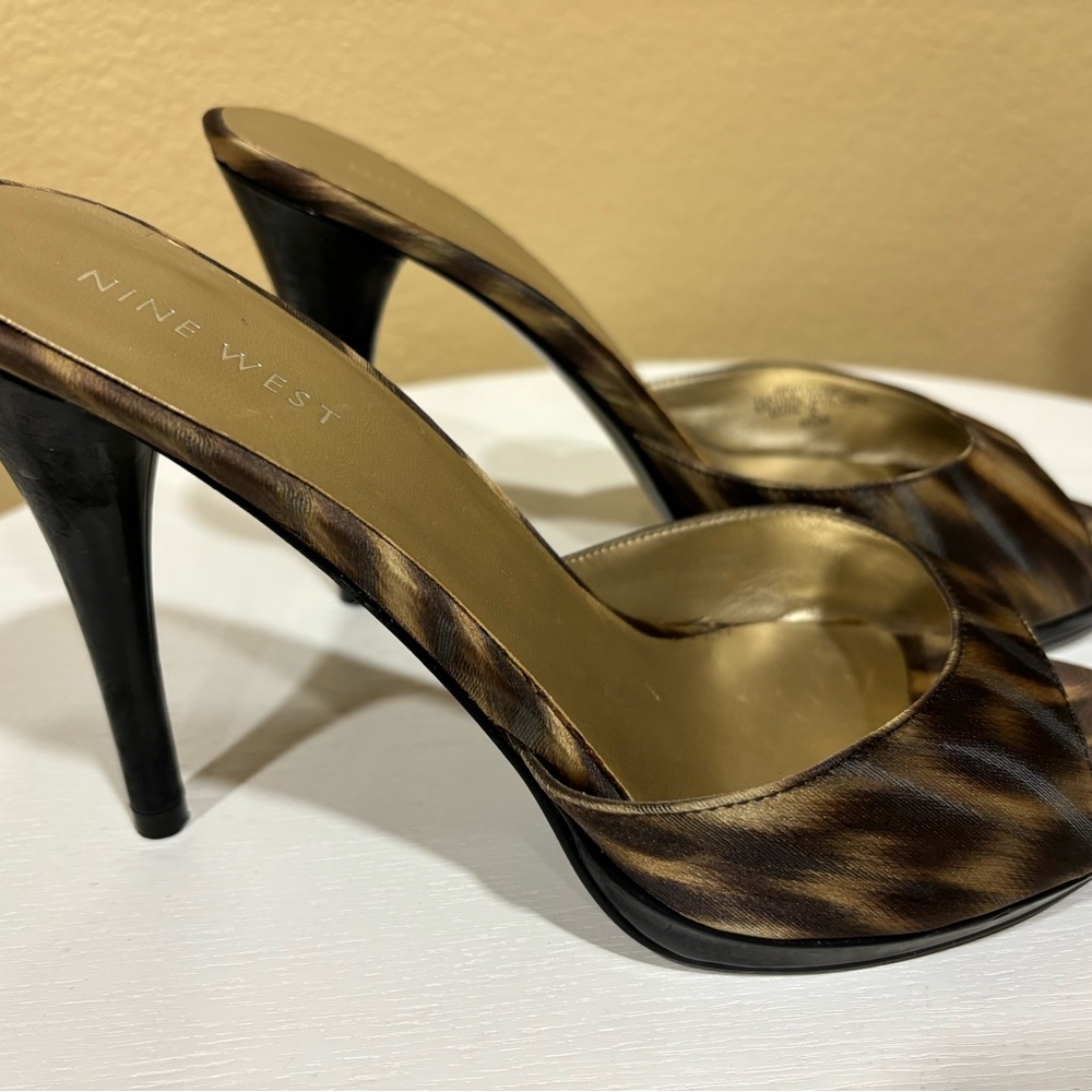 Nine West Deelight Gold Satin Sandal Heels Size 6.5
